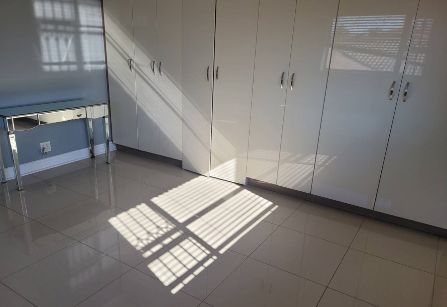 5 Bedroom Property for Sale in Goodwood Park Western Cape